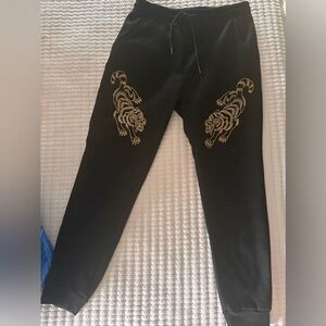 Men’s Indestructible Mfg joggers. New without tags